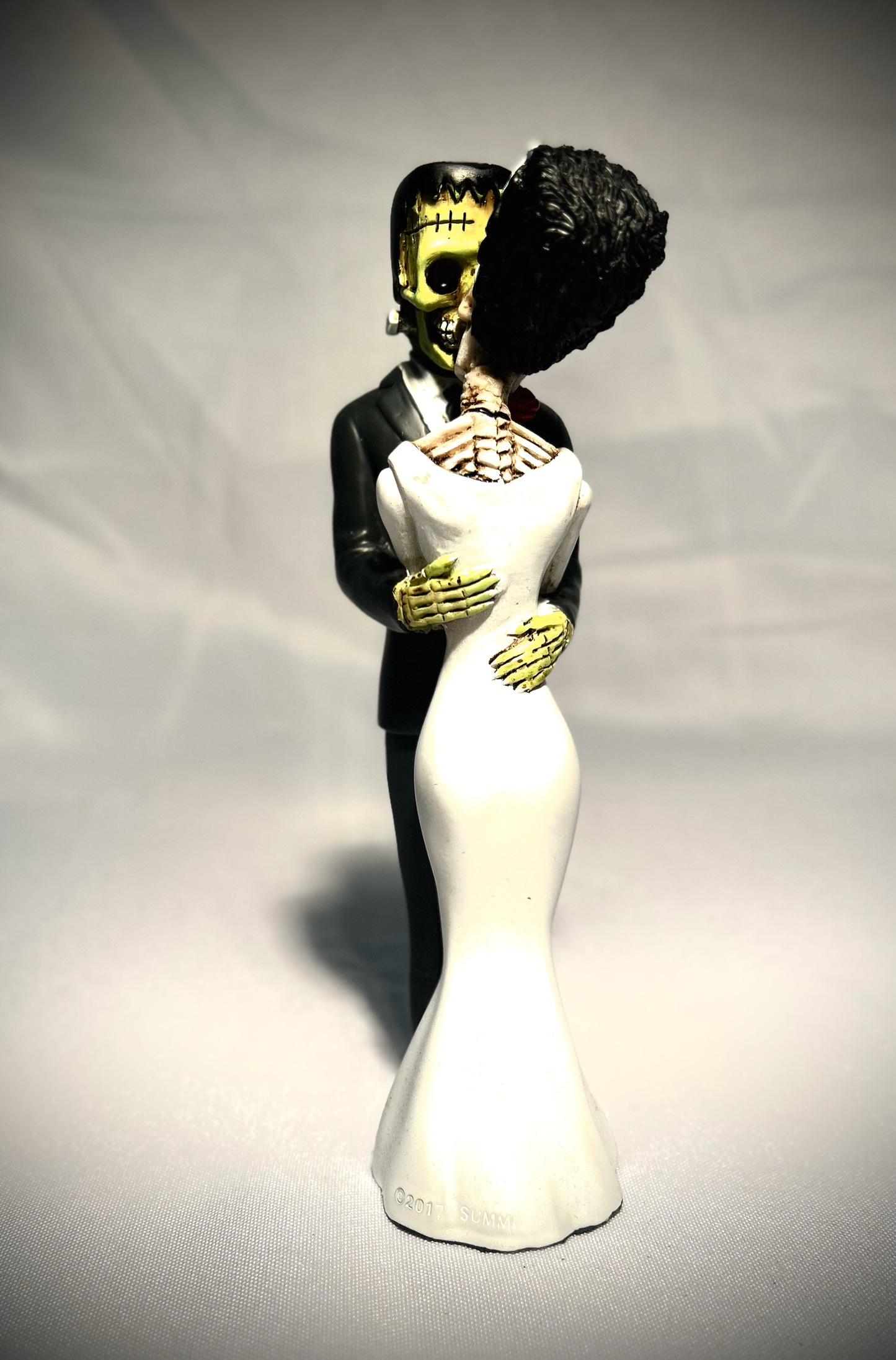 Kissing Frankenstein and Bride Frankenstein