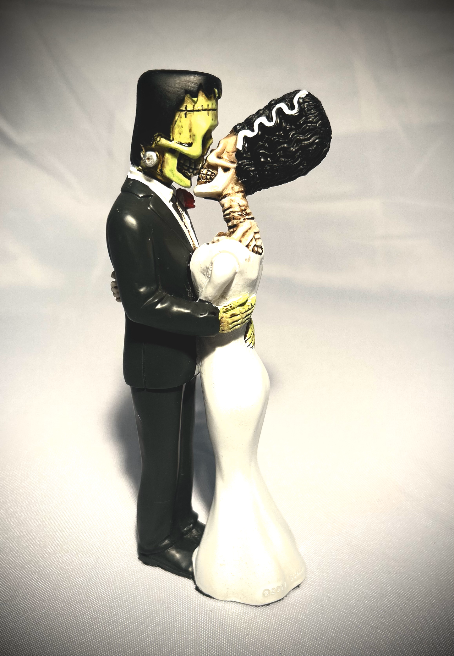 Kissing Frankenstein and Bride Frankenstein