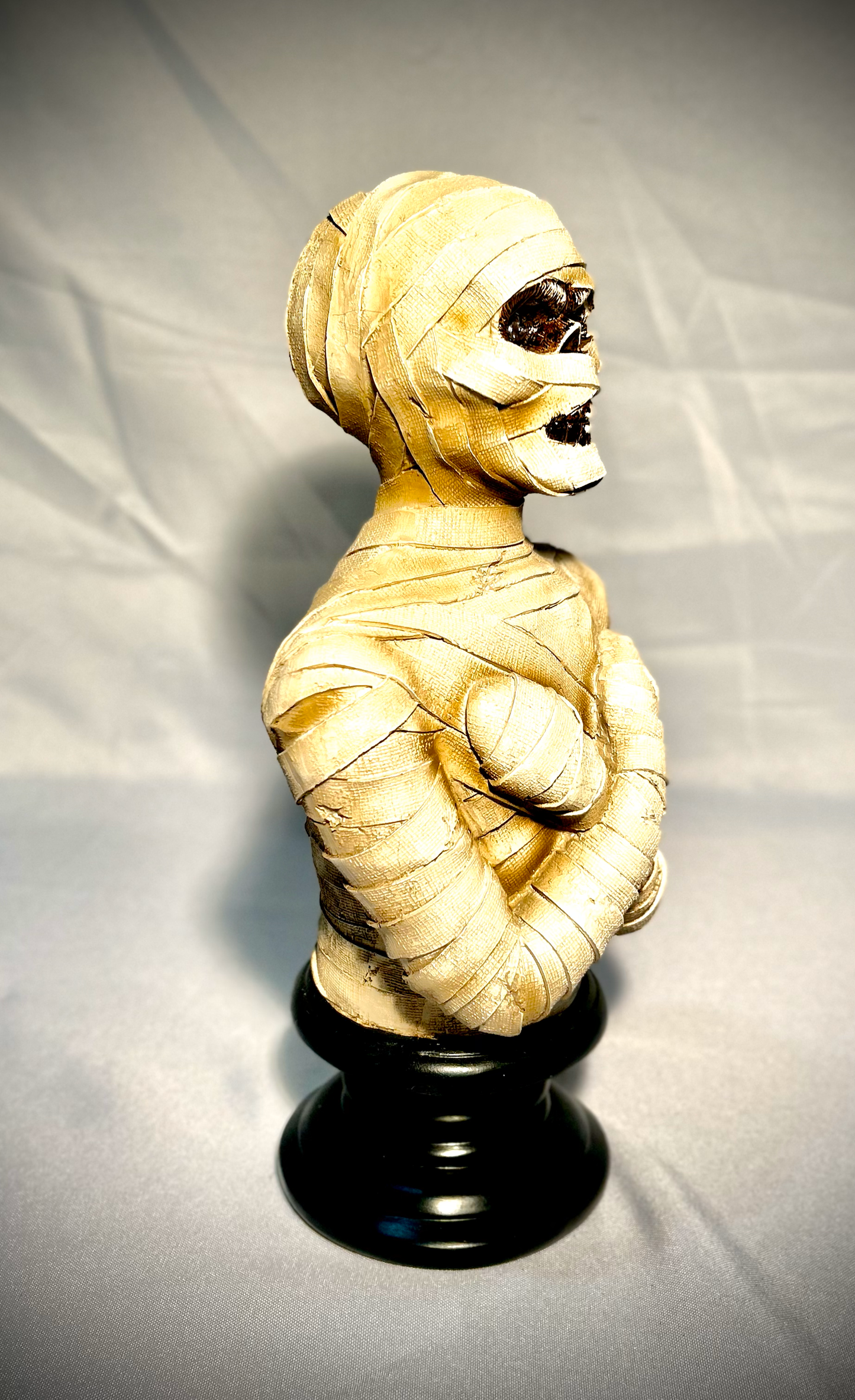 Mummy Bust with LED Eyes